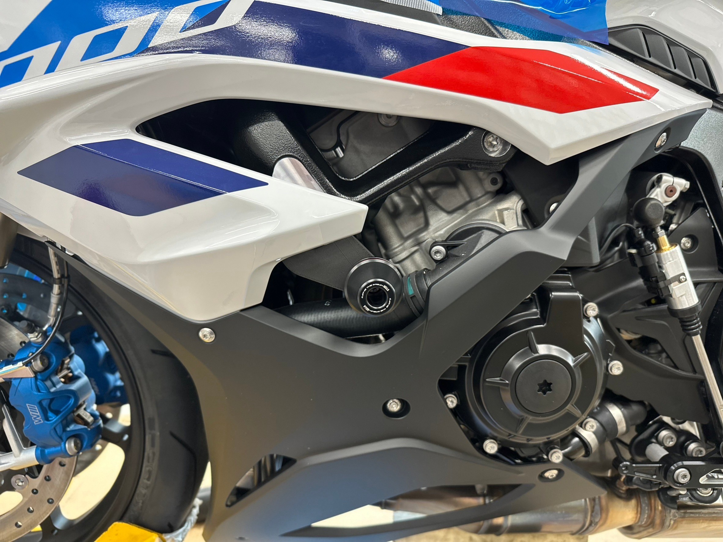 自動車・オートバイ③ S1000RR 2020 フレームスライダー - カウル ...