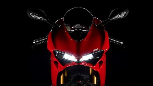 SBK-1299-Panigale-S_2015_Studio_R_A02_1920x1080.mediagallery_output_image_[1920x1080]