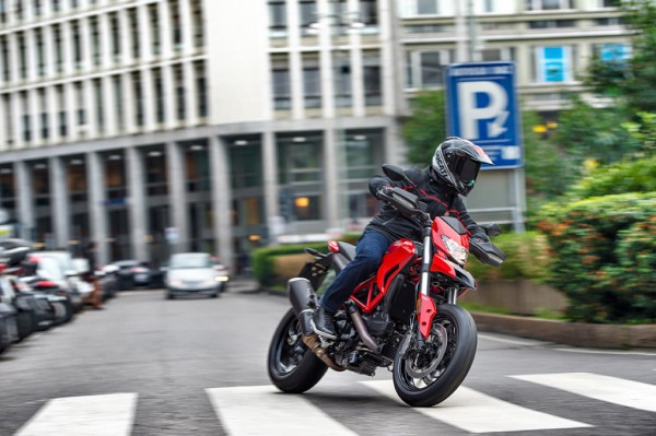 32 HYPERMOTARD 939