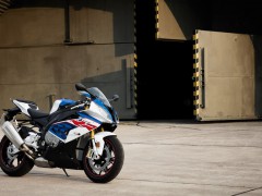 S1000RR_ProductPage_LightboxBig_1920x1080_05